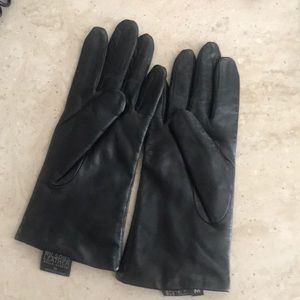 Wilson’s Leather Gloves